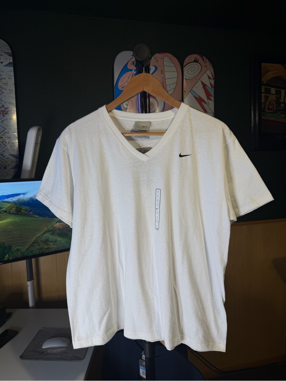 NWT Nike Vintage Gray Tag Womens’s White V-Neck Short Sleeve Tee